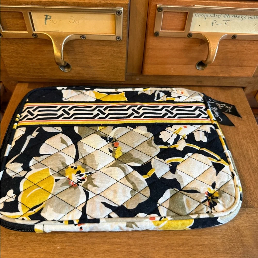 eReader case Vera Bradley Quilted Floral Cover in Yellow and Black